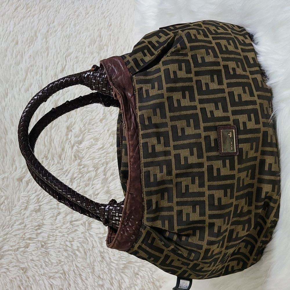๐ฏ Authentic Fendi Handbag ๐ - Picture 9 of 15